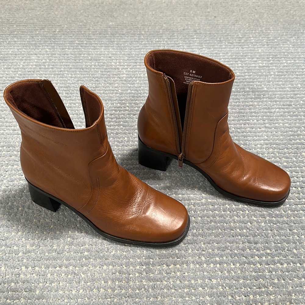 Naturalizer Brown Leather Boots